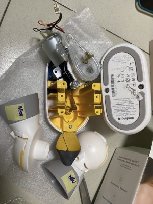 Kỹ thuật viên sửa chữa thiết bị tại iHat